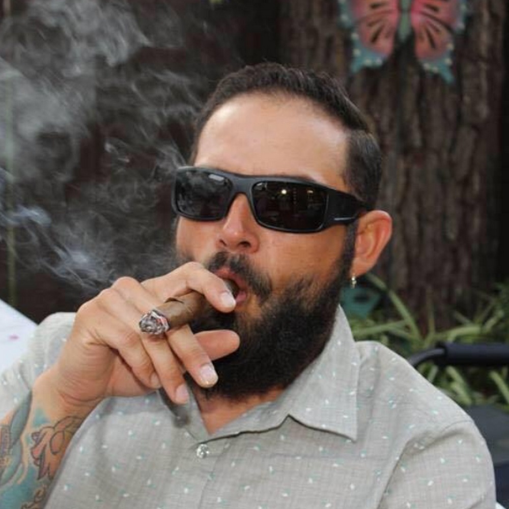 Meet your Posher, Carlos